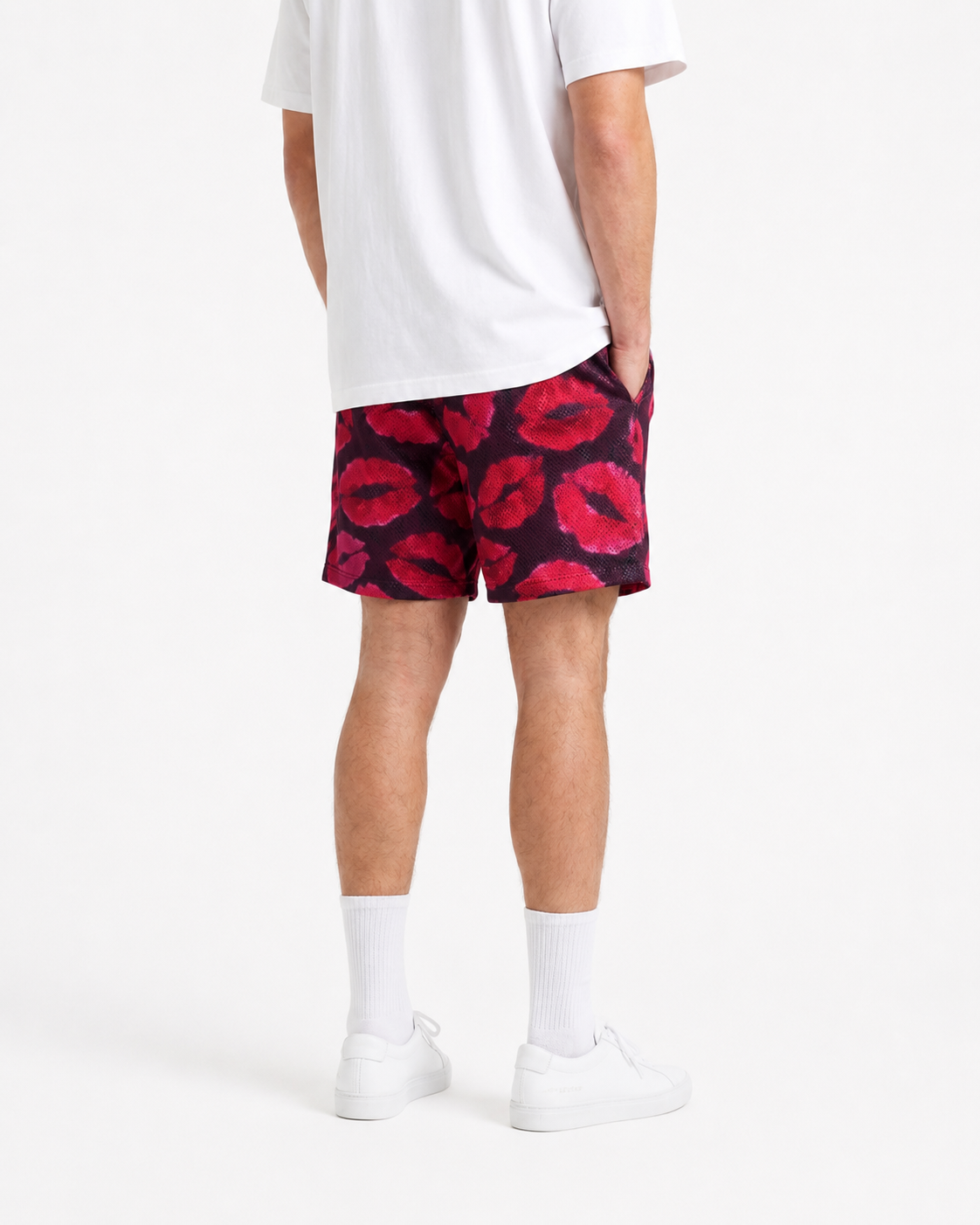 EE Mesh Short - Crimson Poppy (E32) - product photo